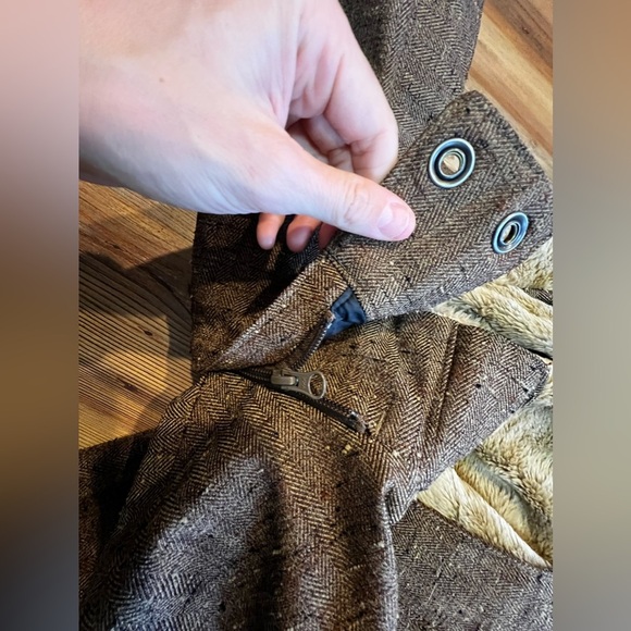 Like New! Woolrich Fur Lined Winter/Ski Jacket - Picture 2 of 6